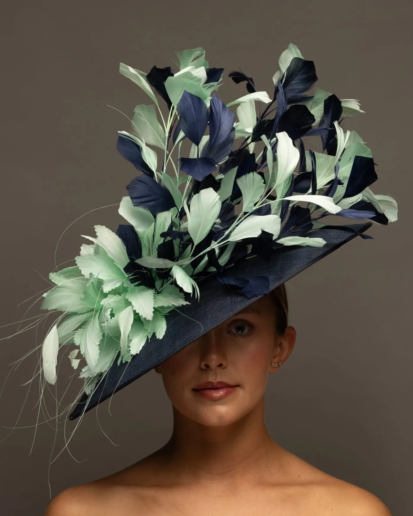 THG8199*The Hat Girls Online