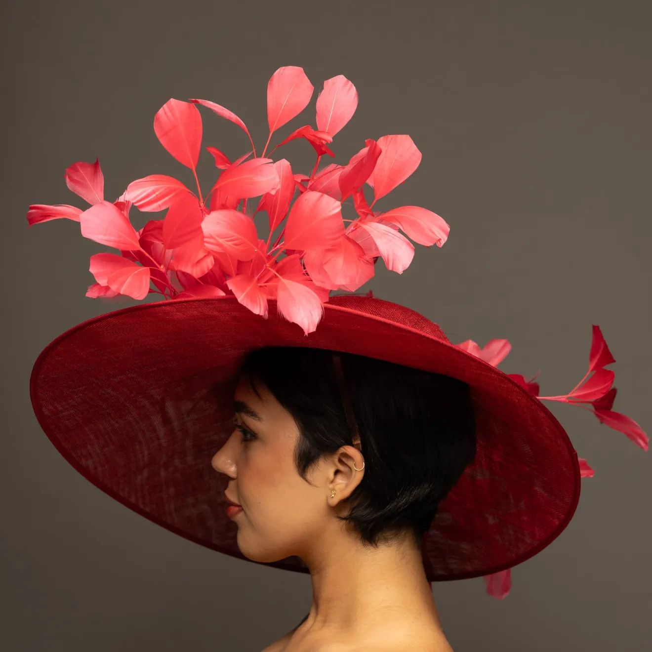 THG8333*The Hat Girls Online